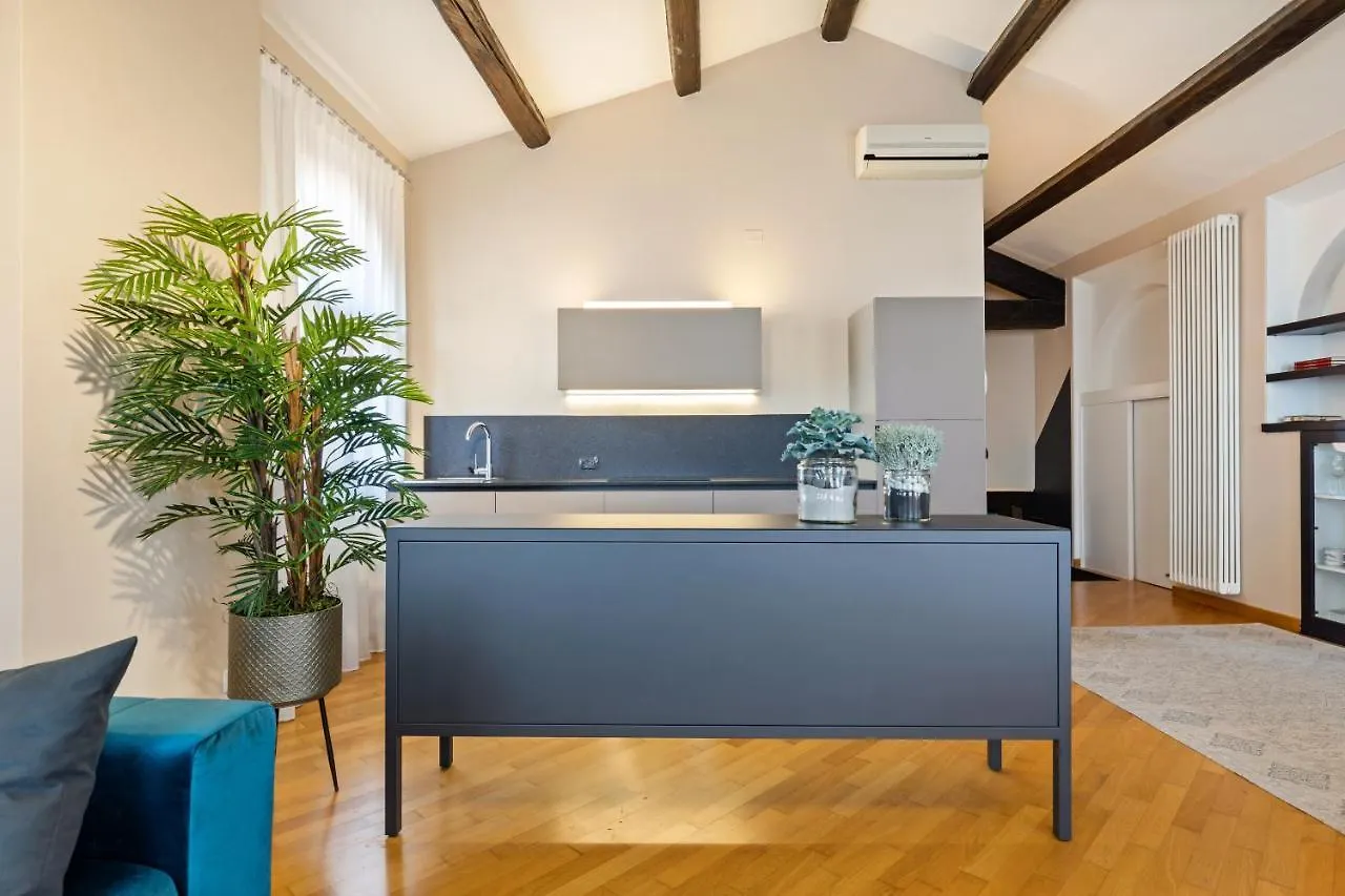 Canguroproperties - Scalette San Marco 1 Verona